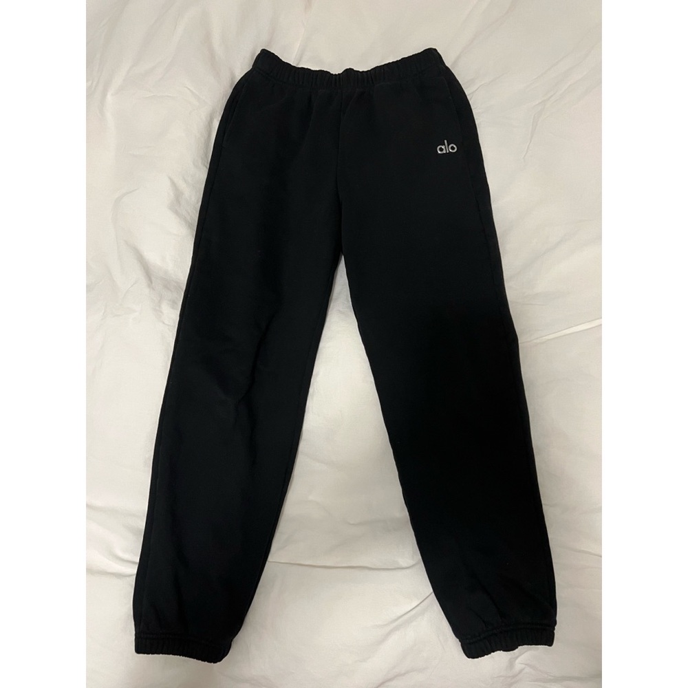 ALO Yoga Black Accolade Sweatpants